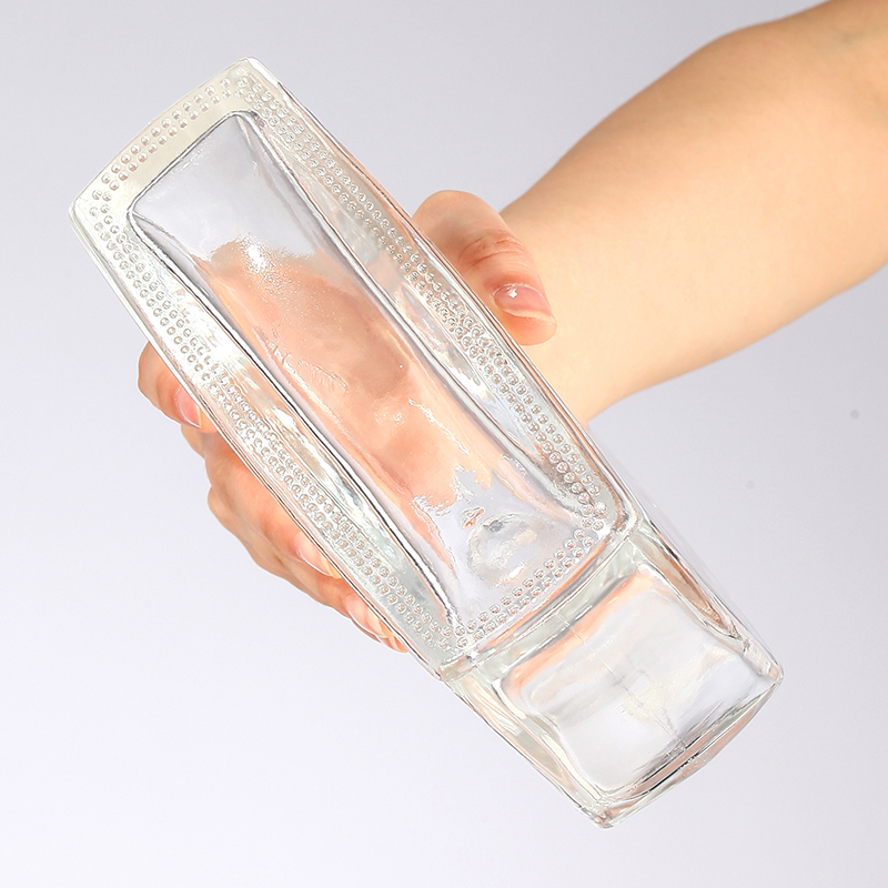 Hot Stamping Glass Bottle for Clients' Requirements and Vodka Brandy Wine Spirit
