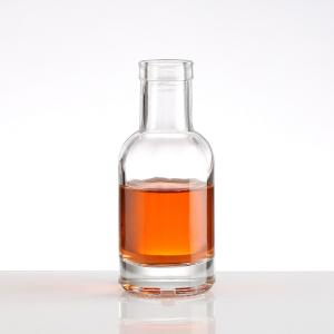 Wholesale Transparent 250ml 8oz Glass Water Bottle for Juice Milk Liquor Swing Top Included from china suppliers