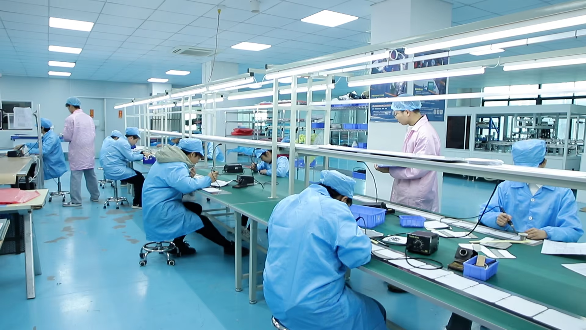 China Manufacturer Flexible Solar Panels High Quality Factory Best Price Solar Panels 200W Solar Panel Photovoltaic Panels