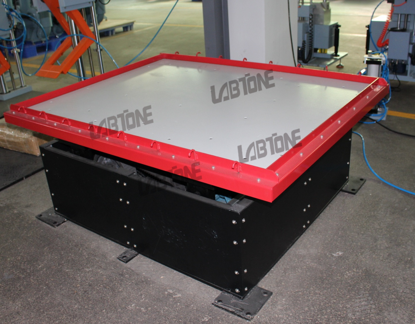 Transportation Simulator Vibration Shaker Table Frequency 2-5Hz Size 1500x1500 Mm