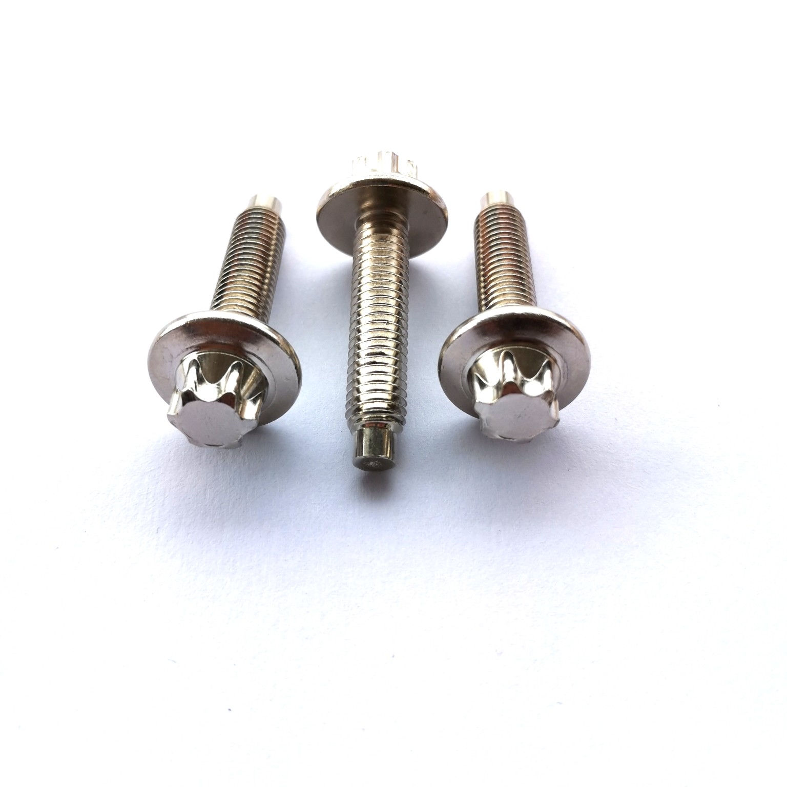 High-strength outer torx flange screws for BMW water tanks Dacromet screws