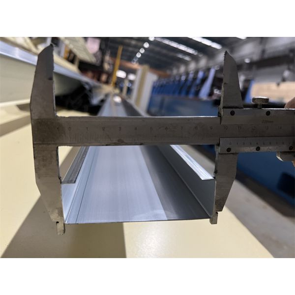 PLC Control Stud And Track Roll Forming Machine With Hydraulic Cutting 8m/Min