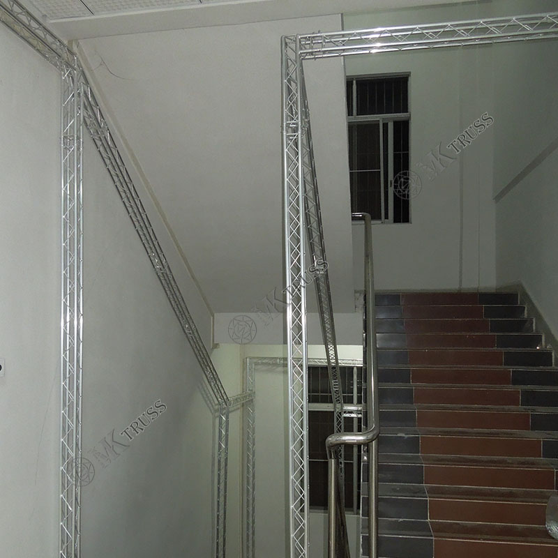 Main Tube 20*2mm Church Equipment Aluminum Display Booth Event Mobile Stage Truss