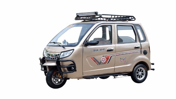 China200cc Luxury Vacuum Truck Luoyang Closed Cabin 3 Wheel CarTuc Tuc Scooter Passenger Tricycle Petrol Type