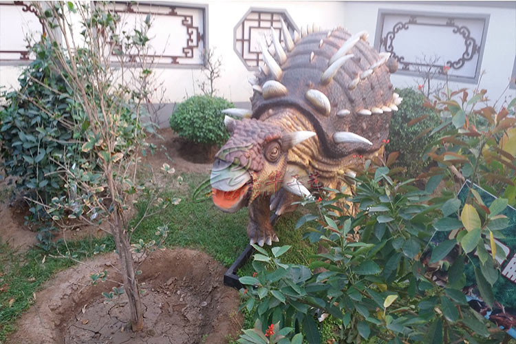 Outdoor Natureal Life Size Dinosaur Statue , Dinosaur Lawn Sculpture For Square Park