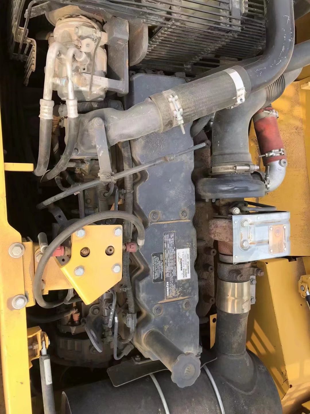Komatsu PC200-8 Excavator 20 Ton Crawler Excavator with Maximum Digging Depth of 6620 mm