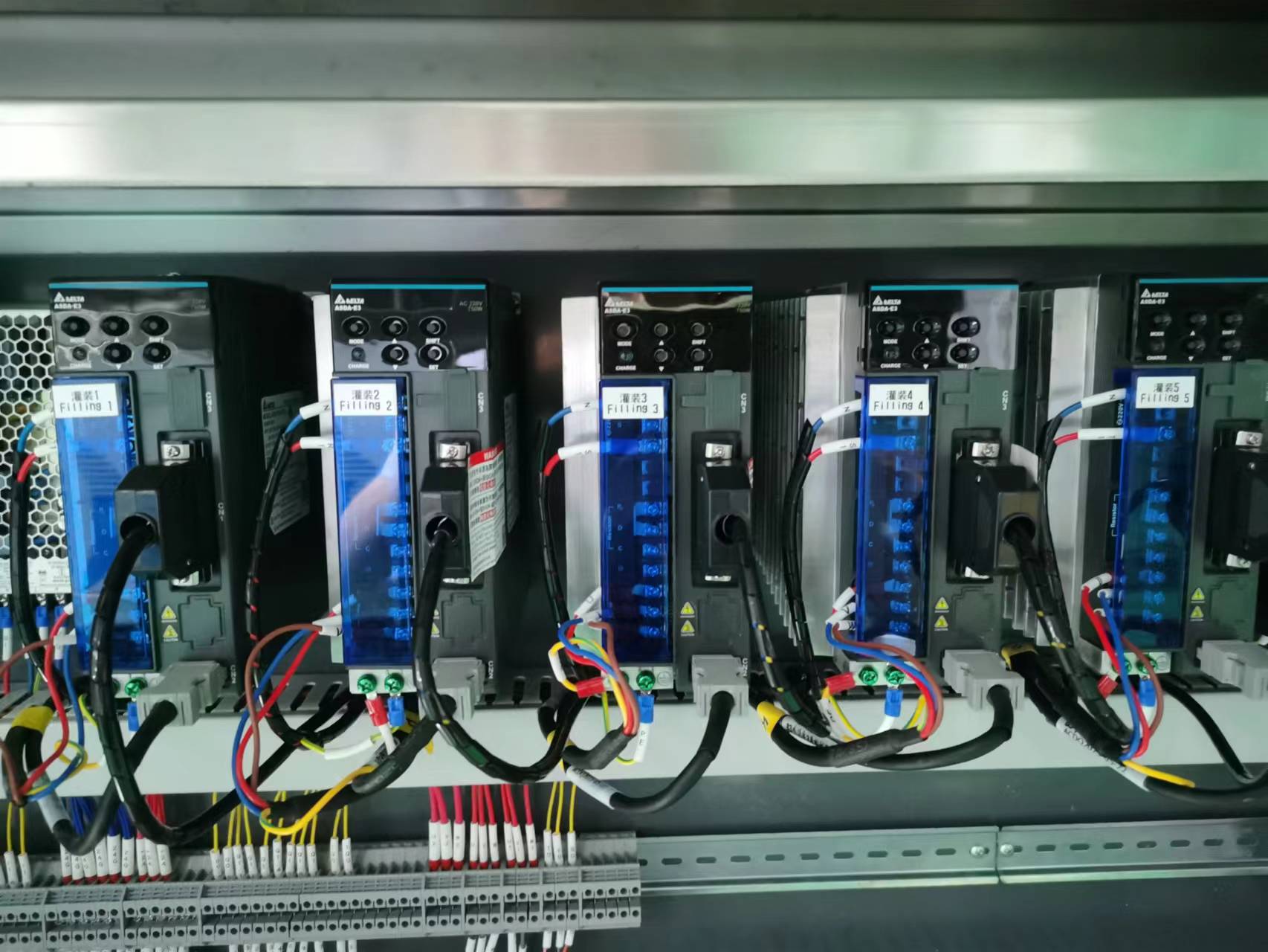 Filling Accuracy ±1% accuracy Gear Pump Shampoo Filling Equipment with 8 Filling Heads