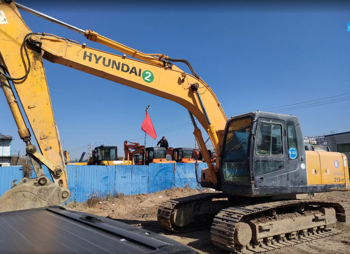 Original Used Hyundai 215 Excavators 21 Ton Backhoe Mining Secondhand Digger for Construction