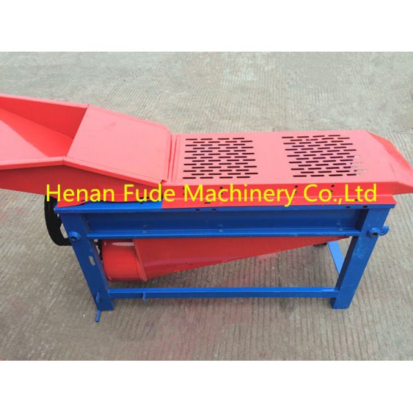Corn husk sheller