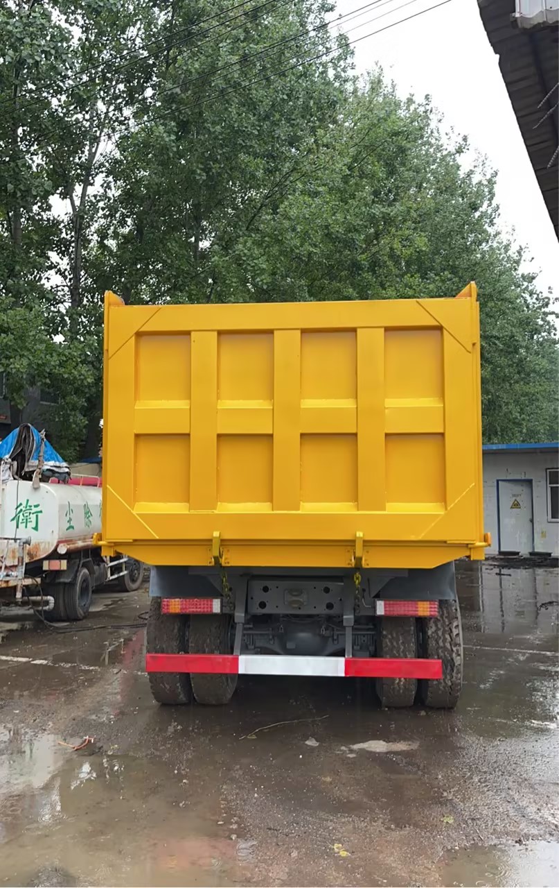 SINOTRUCK Used 6x4 30 Tons 375hp 371hp Howo Heavy Duty Dump Tipper Truck For Sand And Stone