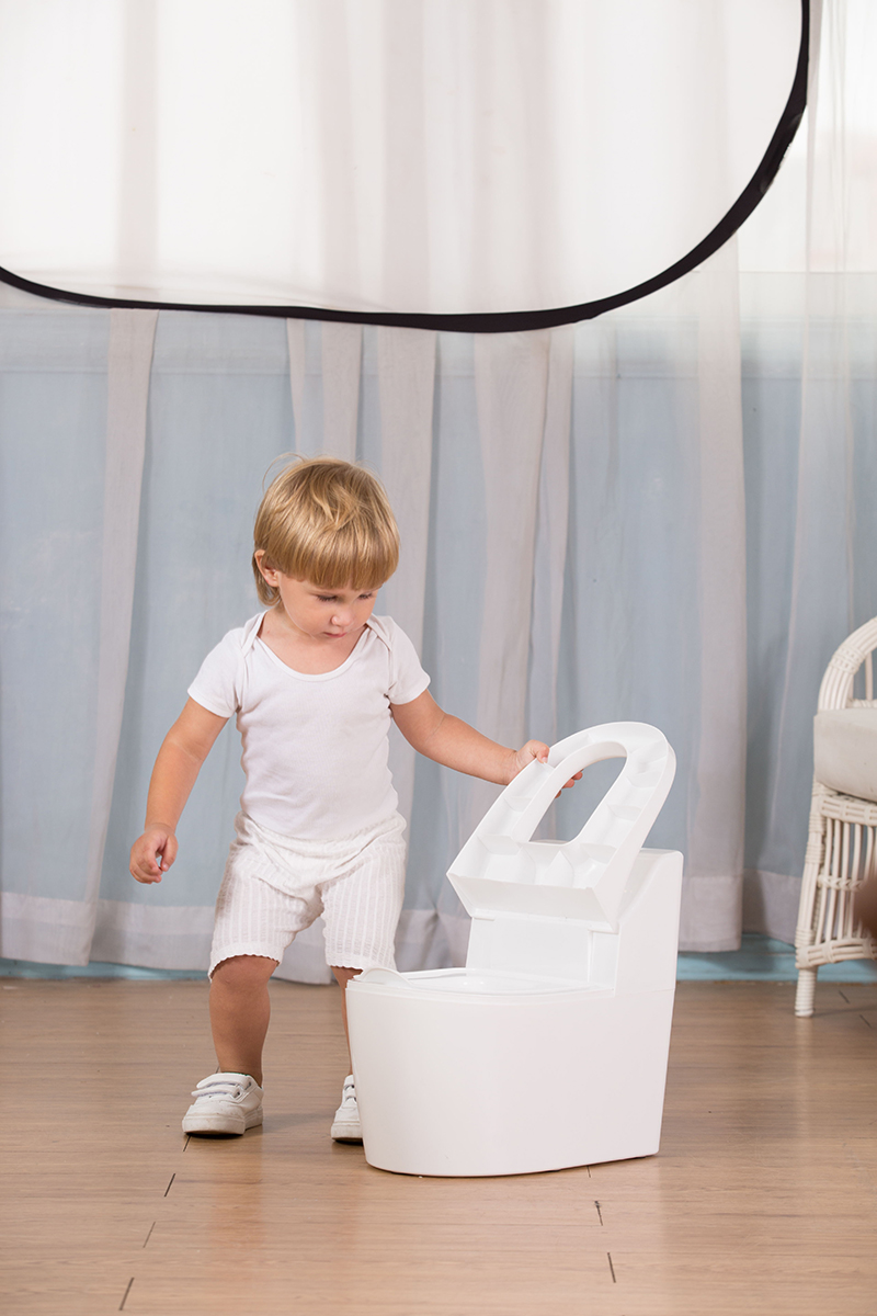 Customized Color Eco Friendly Baby Potty Toilet with EN-71 Certification and Logo Customization