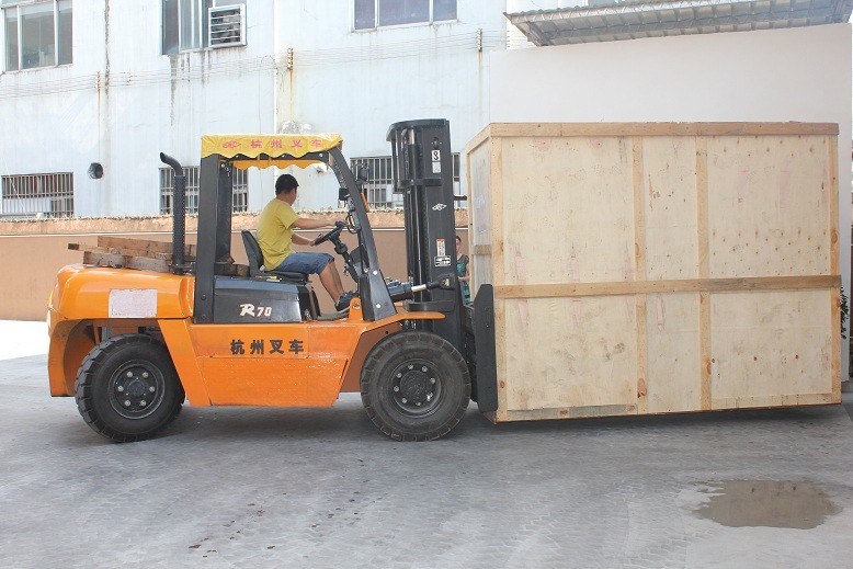 35T Plastic Vertical Injection Moulding Machine Max Daylight 340/280mm For Chip Automatic