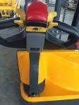 Battery Powered Electric Pallet Stacker 1500kg 2500mm Smooth Drive Easy