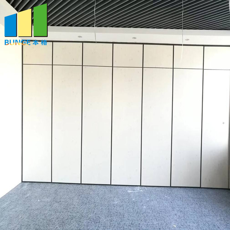 Wood Folding Decoration Movable Partition Walls On Wheel For Art Gallery / Office Room