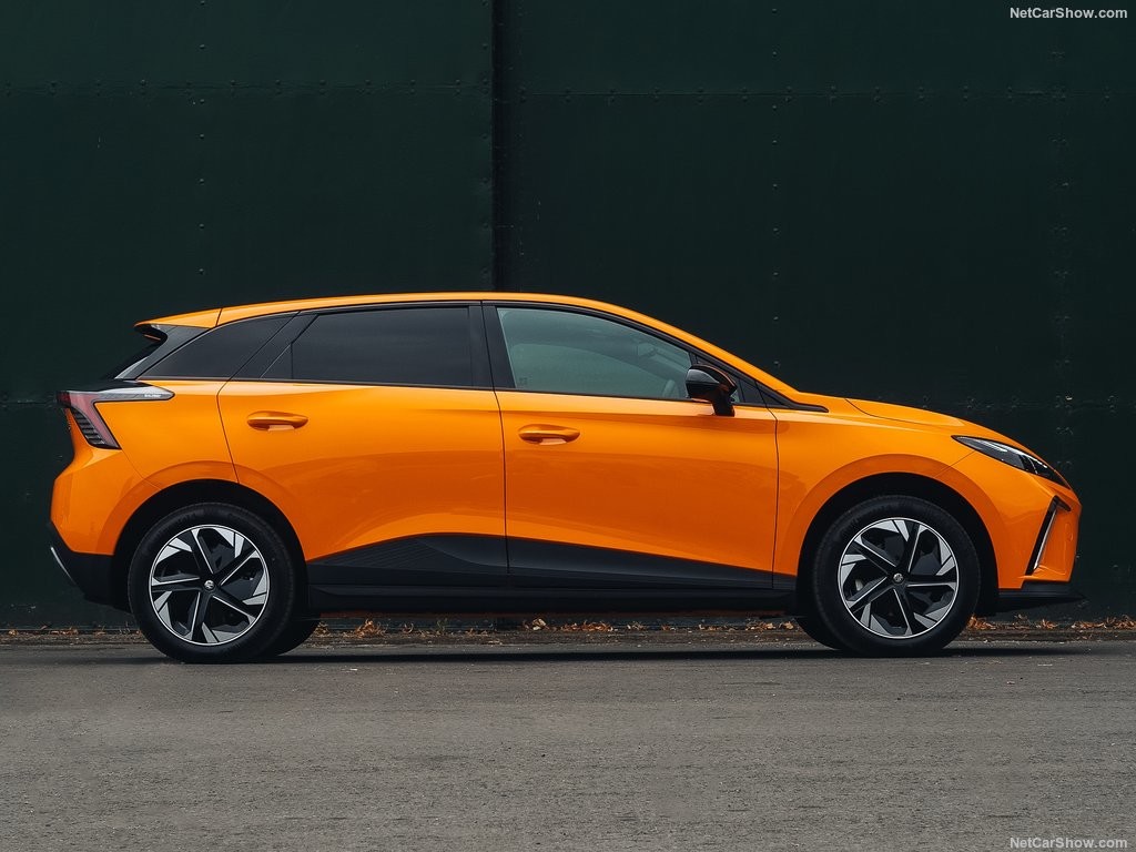 New Energy 2024 hottest pure electric vehicleMG4 EV with 250N.m Torque Max. 986l Extra Large Trunk Space