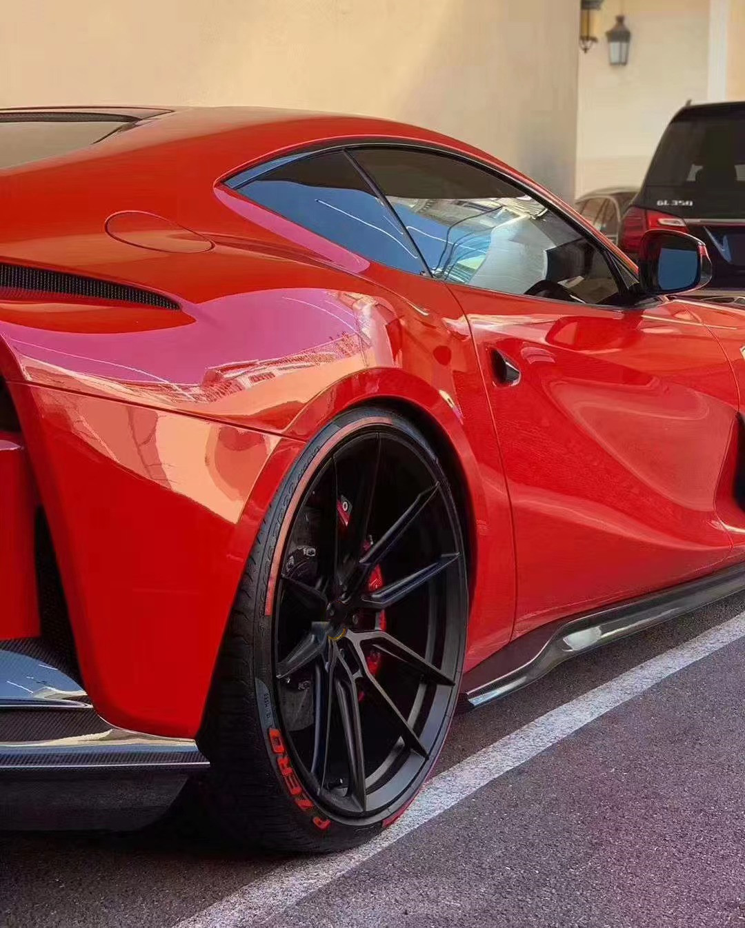 Dry Carbon Fiber for Ferrari 812 Carbon Fiber Body Kit 812 Upgraded Nivic Style Front Lip Diffuser Spoiler Hood
