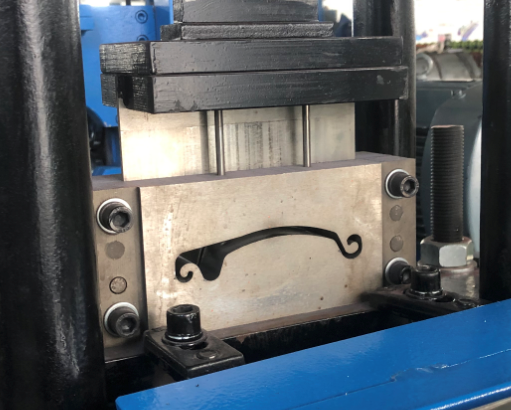 Shearing part of rolling shutter door