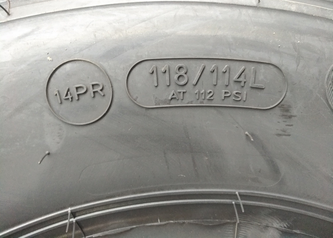 16 Inch Rim Steel Radial Tires Black Color Excellent Wear Resistance High Durability