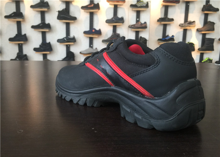 Soft Fabric Ladies Safety Shoes Lightweight Midsole Shock Absorbing Anti Penetration