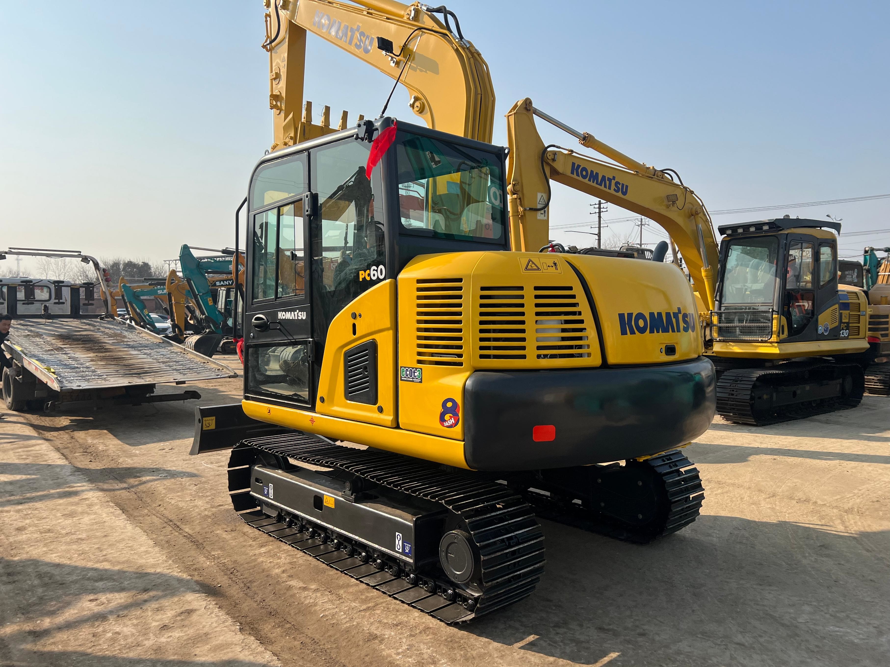 Used Komatsu PC60 Excavator 0.37m³ 6 Ton Second Hand Crawler Digger For Construction