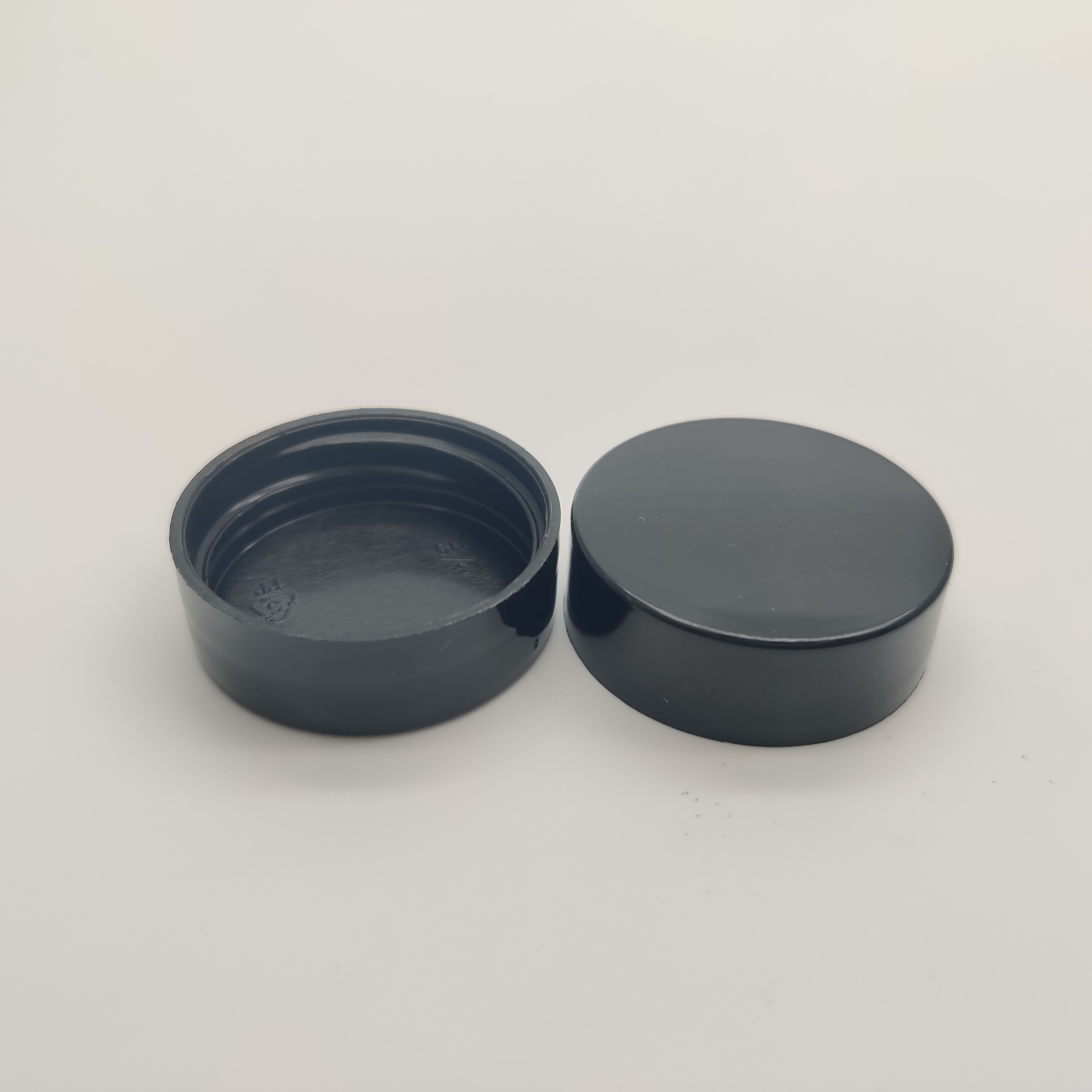 32mm Cracks Impact Plastic Screw Cap , 32/400 Plastic Bottles Disc Top Caps
