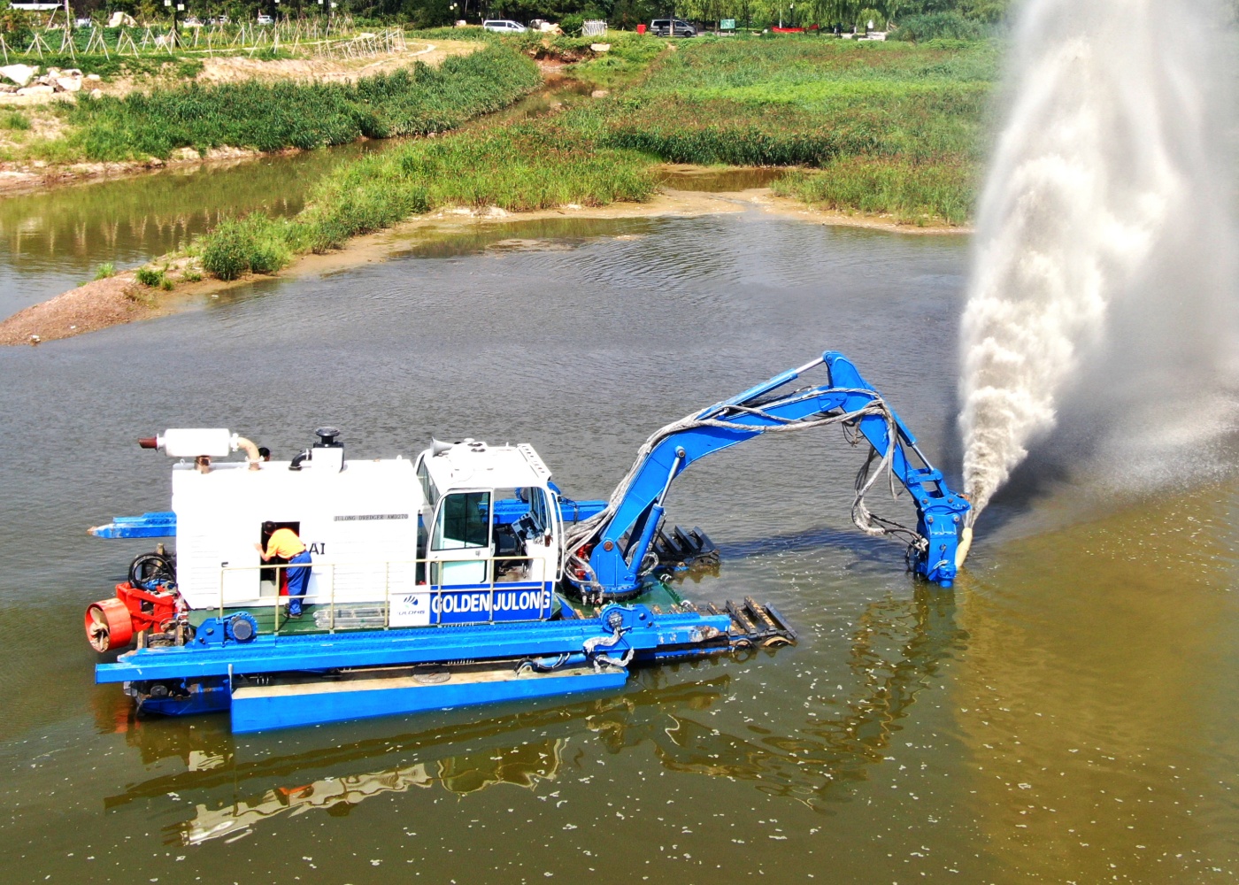 JLAME450 Amphibious Multipurpose Dredger With Crawler With Flexible Movement And Turning