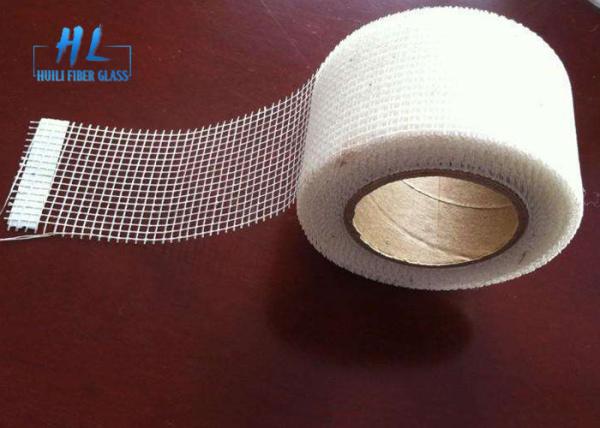 Self Adhesive Fiberglass Mesh Tape For Repairing Wall Cracks Strength Alkali