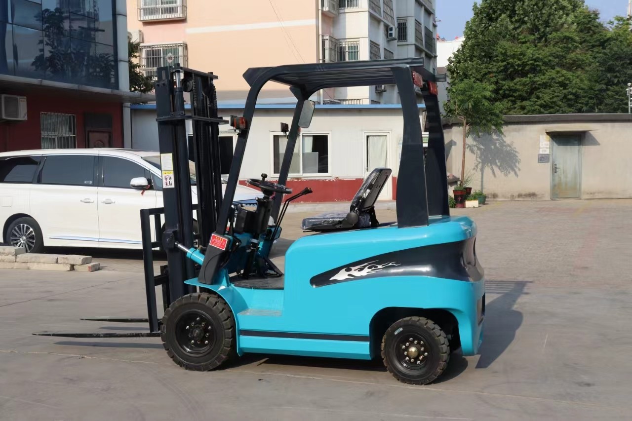 Electric Forklift Truck with 60v/630Ah Battery Power 3000mm Lifting Height Seat Forklift Type