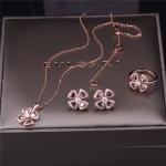 Real Gold High Jewelry Fiorever Earrings in 18 kt Rose Gold Earrings set with