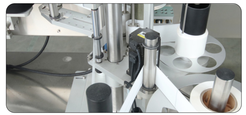 Various Round Bottles TN-150K Intelligent Self Adhesive Labeling Machine