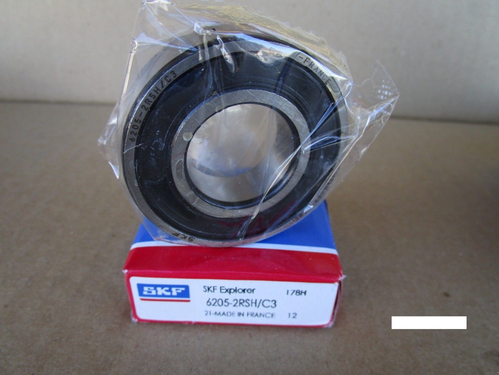 Mechanical Efficiency Skf Ball Bearing High Temp Resistance Plastic Drum Packaging