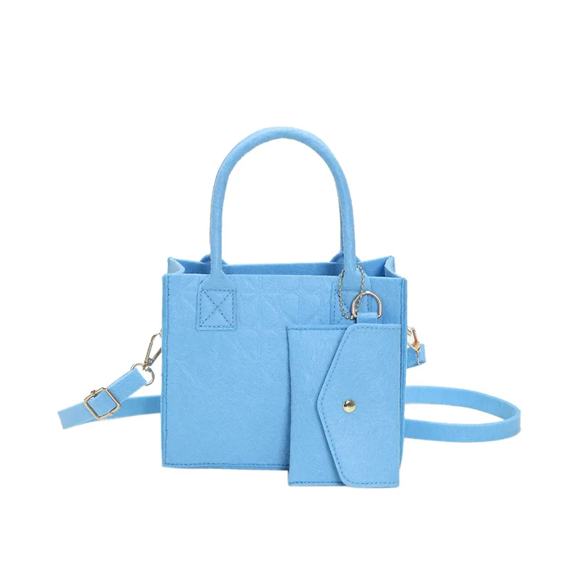 Vintage Style Felt Shoulder Bag for Stylish Ladies Made of Lightweight Material