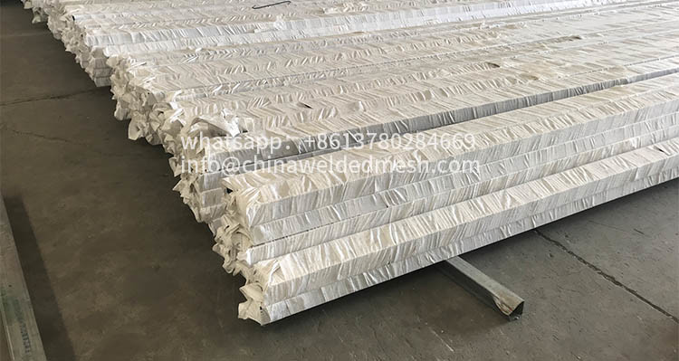 School Site 3D Welded Mesh Fence , 55x100mm Mesh Security Fencing