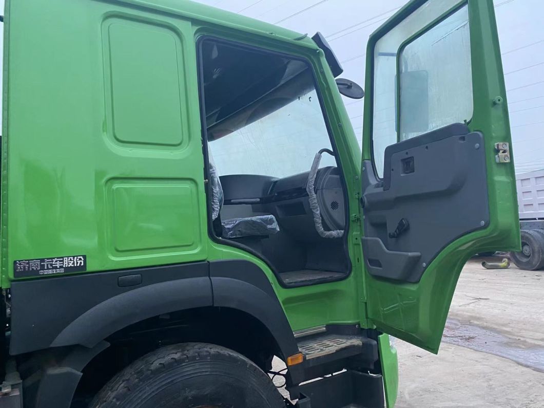 China Sinotruk HOWO 8X4 12 Wheels Used 50-60ton Heavy Duty Tippers Truck for Sale