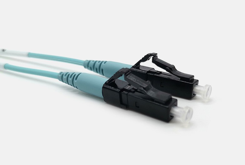 700 2 Customizable LC LC Duplex OM3 Patch Cord with various core types and cable diameters