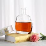 Most Popular Style 750ml Glass Whisky Bottle Hot Stamping and Aluminum Plastic
