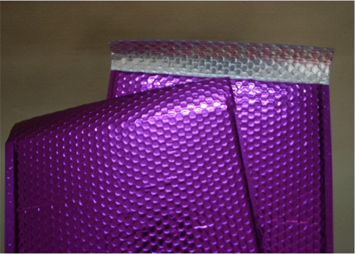 Waterproof Pink Metallic Bubble Mailers Large Volume Puncture Resistant