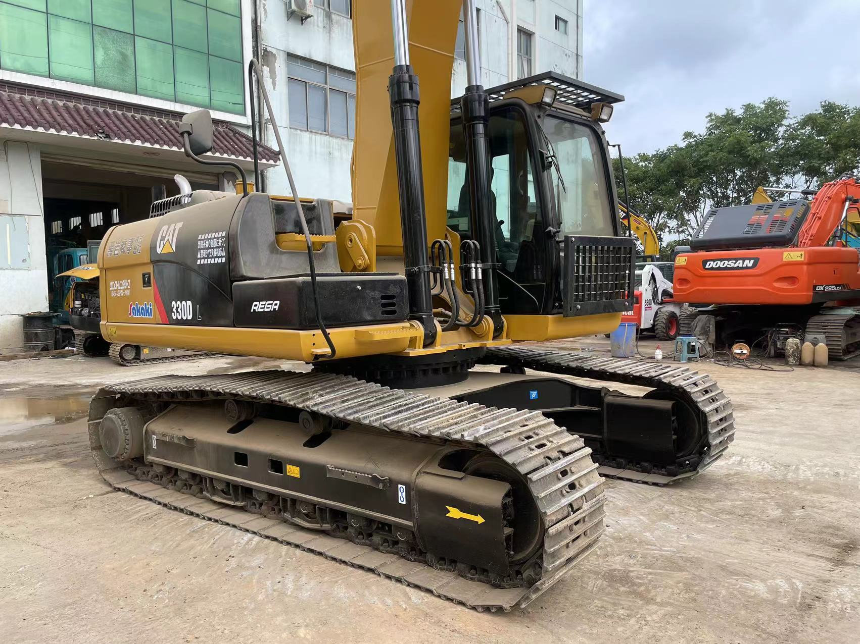 Excavators used CAT 330D second hand digger in shanghai for sales