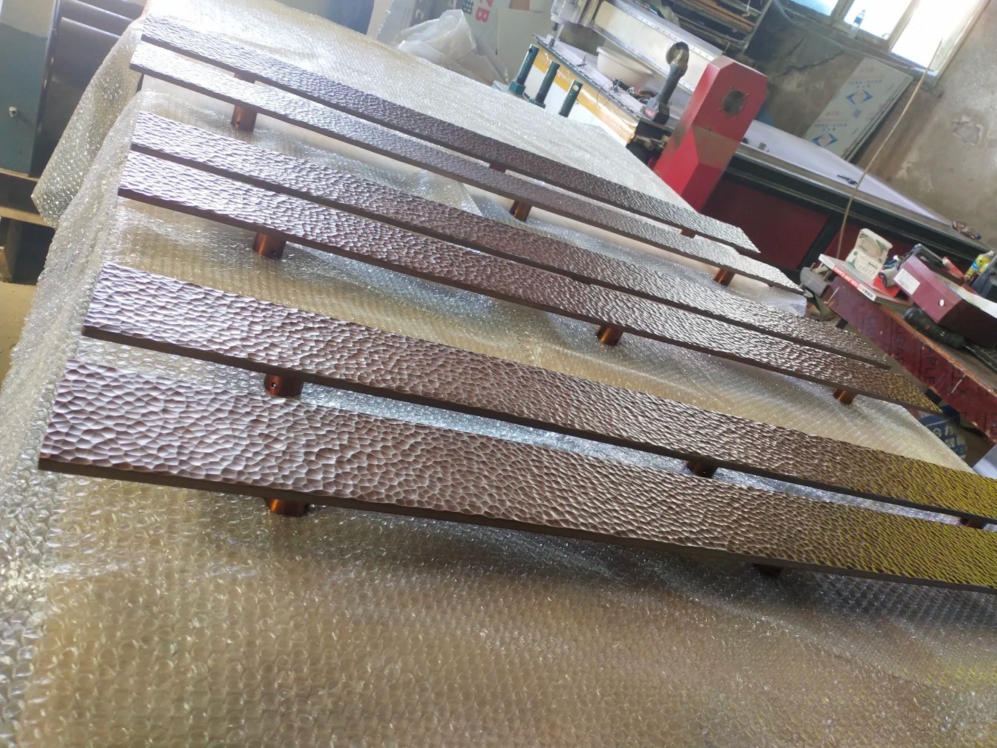 Latest Design Handmade Custom Wall Decorative Metal Plates 304 Stainless Steel Hammered Honeycomb Metal Sheet