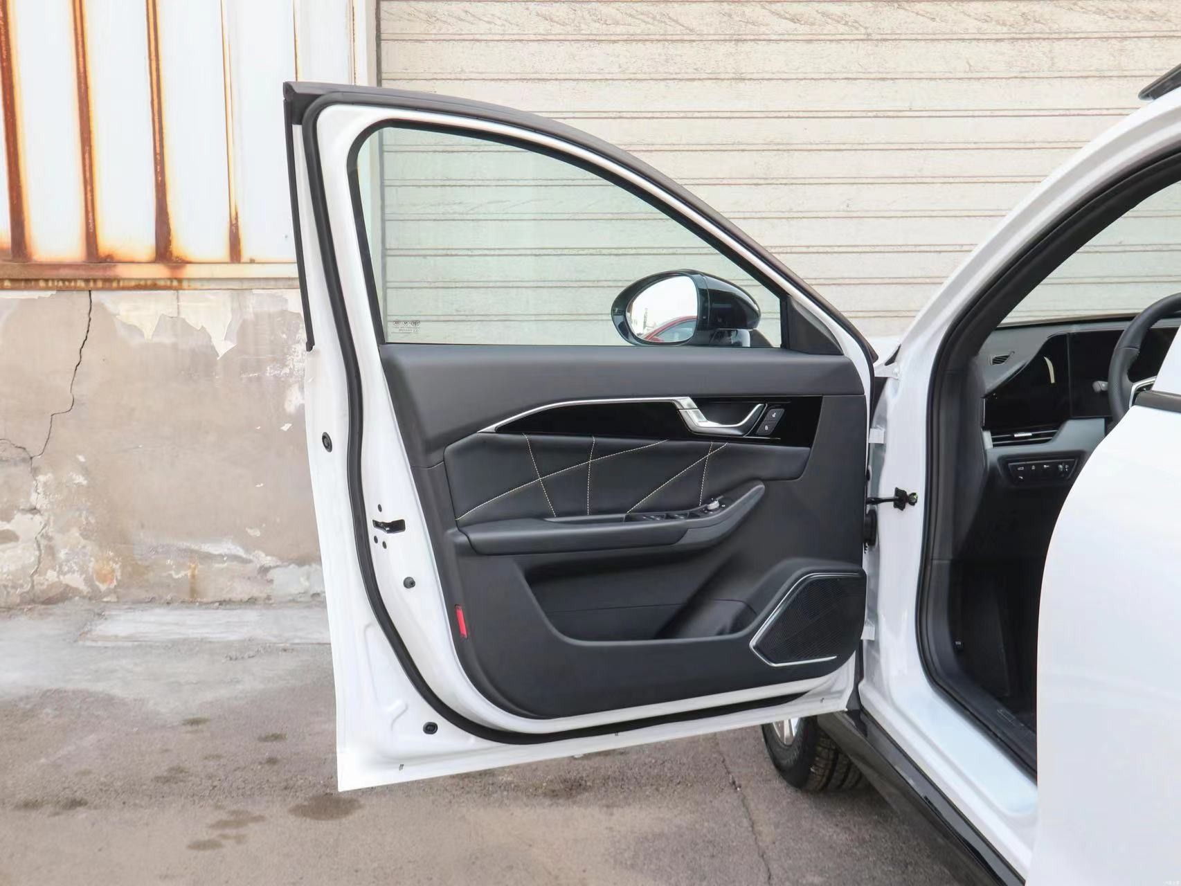 Bestune B70S 2022 2.0TD Hot Blood Knight Version 6AT Compact SUV Car New