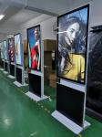 43 55inch Digital Signage Kiosk Rotate Floor Stand 360 Degree Advertising