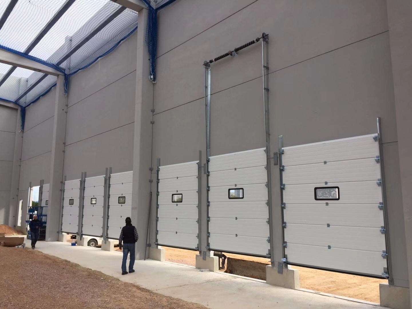 Industrial Insulated Sectional Roll Up Garage Doors With Sandwich Panel Manual Hoist