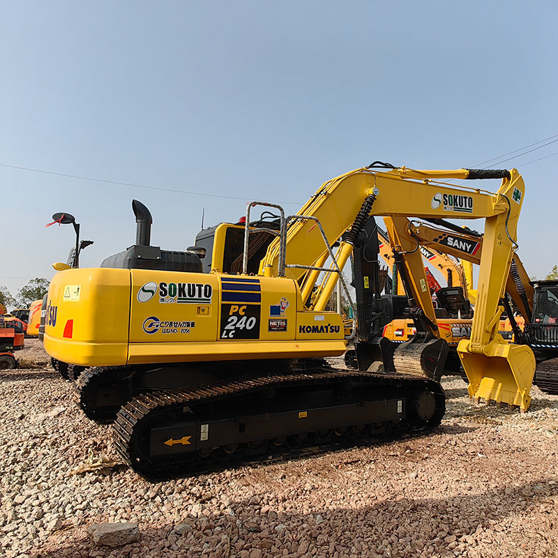 Used Komatsu PC240-8 Excavator 125kw Rated Power Advanced SAA6D107E-1 Engine High Efficiency