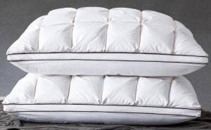 Wholesale Hotel 50% Super Soft Down Pillow Breathability Soft Fluffy Luxury Features Gusset Pillow from china suppliers