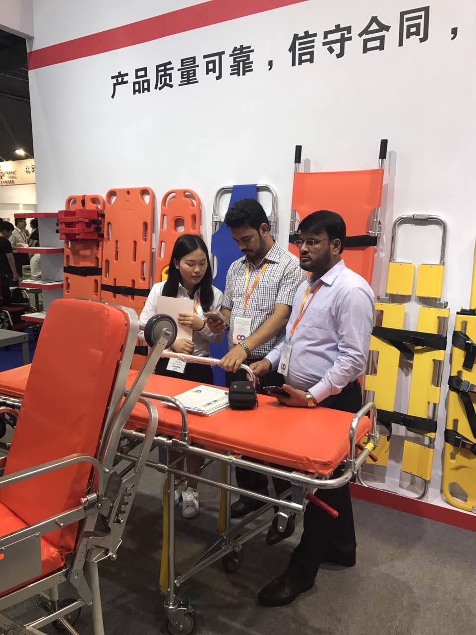 OEM Aluminum Alloy Folding Stretcher For Emergency Rescue Medical Manual