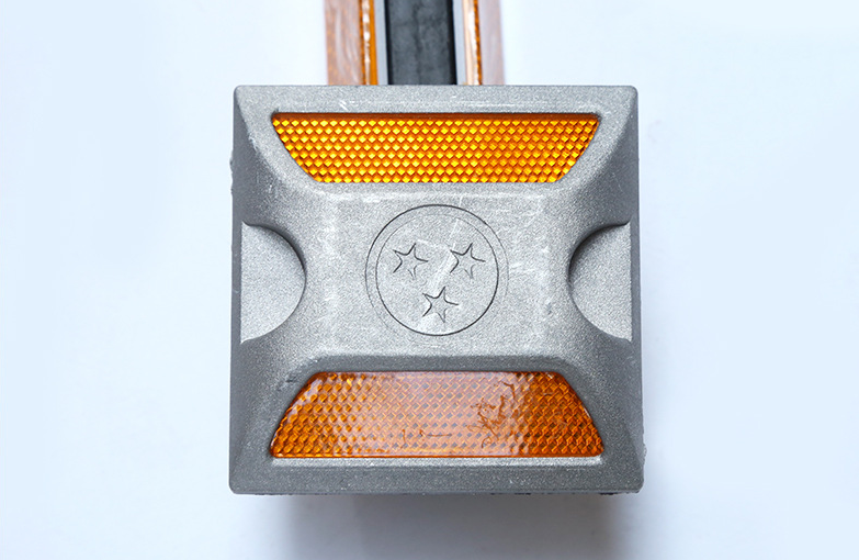 Highly Reflective Road Safety Reflector Aluminum Road Stud for Anti-pressure Pavement