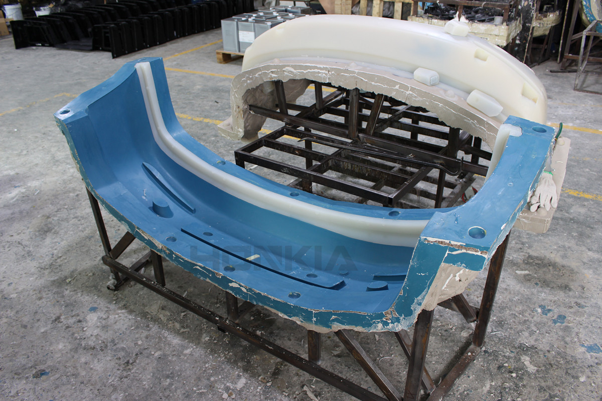 Plastic Reaction Injection Molding Car Parts Rapid Prototyping Manufacturing 3mm Wall Thickness