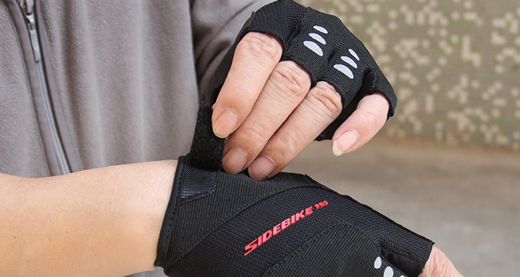 Custom Waterproof Bike Riding Gloves Anti Abrasive Not Easy To Be Scratched