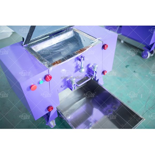 Mini Plastic Crusher with Alloy Steel Blades for Easy Operation and Strip Cut Waste Plastic Recycling