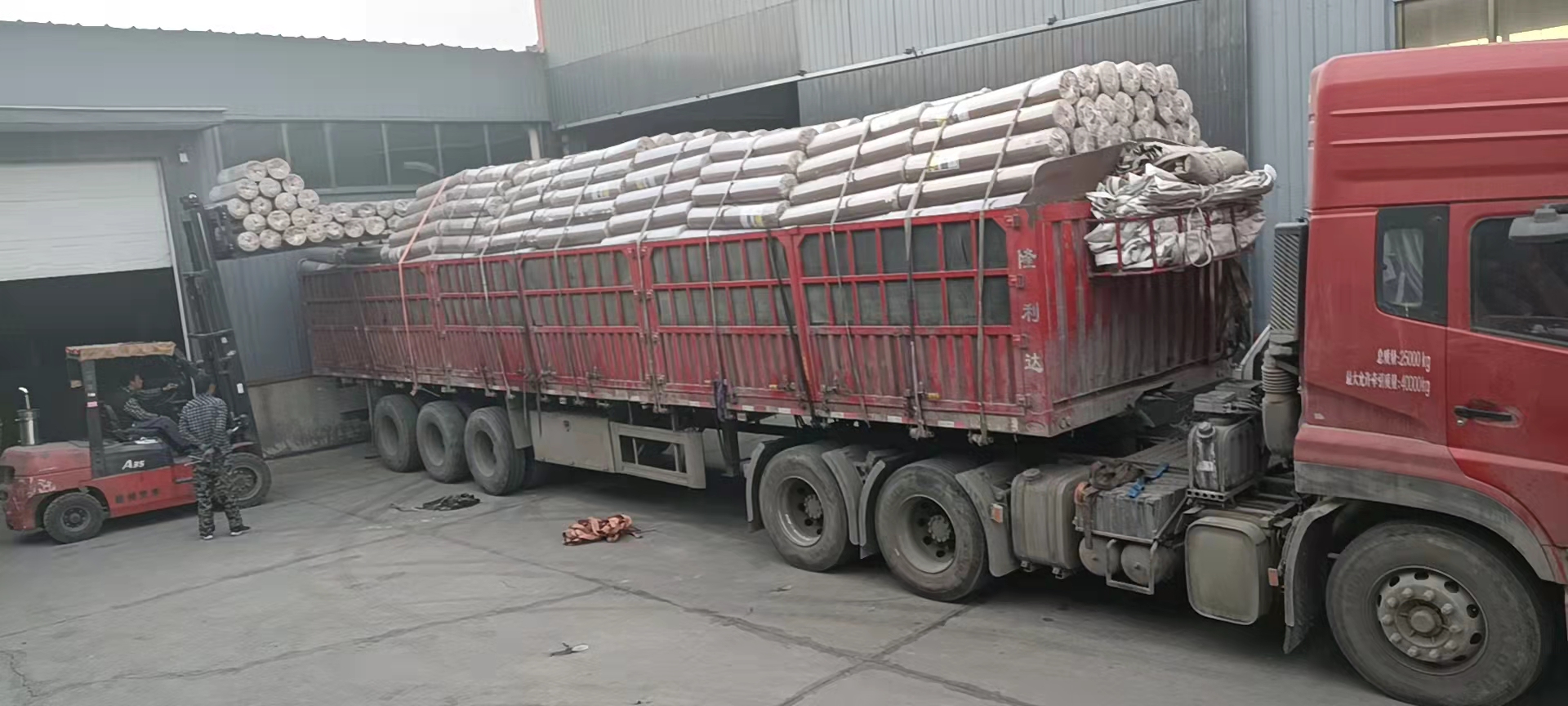 Newest Design Top Quality Price GI Razor Wire Barrier Concertina Barbed Wire Rolls Used For Airport Security